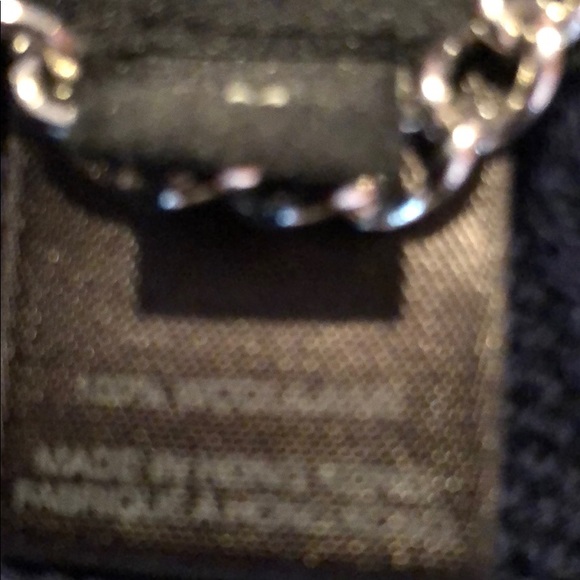 Marc Jacobs’s navy sweater - Picture 6 of 6